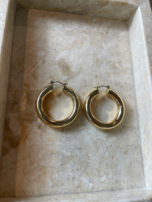 Selviee Thick Gold Hoops